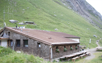 oben die alte Schäferhütte