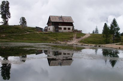 Reichenberger Hütte mit Federa See